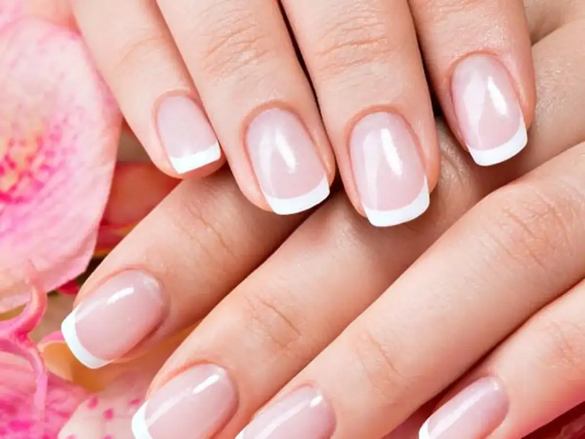 Jak malować paznokcie francuski manicure bez błędów i z profesjonalnym efektem