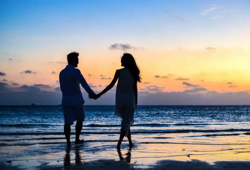 Pomysły na prezent na ślub cywilny bez przyjęcia, które zachwycą