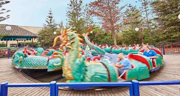 Atracciones y secretos del parque de atracciones PortAventura que no te puedes perder