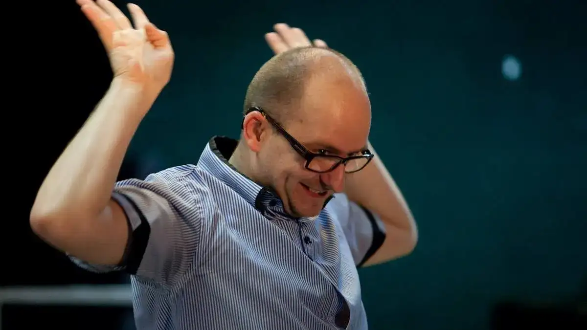 Arkadiusz Bazak - niesłyszący aktor i jego zmagania w karierze