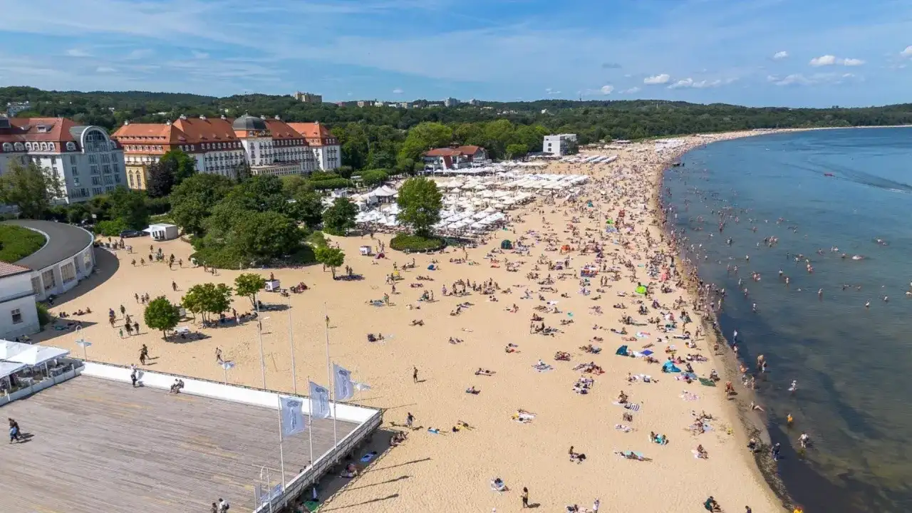 Ile stopni ma Bałtyk dziś? Sprawdź, gdzie jest najcieplejsza woda!