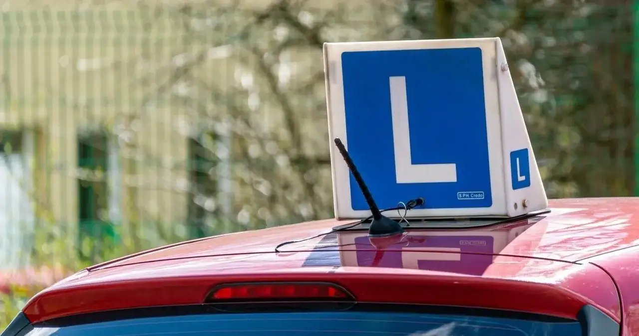 Ile kosztuje prawo jazdy A2? Całkowite wydatki i oszczędności w 2025 roku