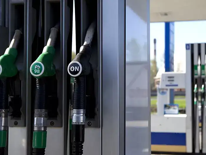 Diesel co to jest: kluczowe informacje o paliwie i jego zastosowaniach