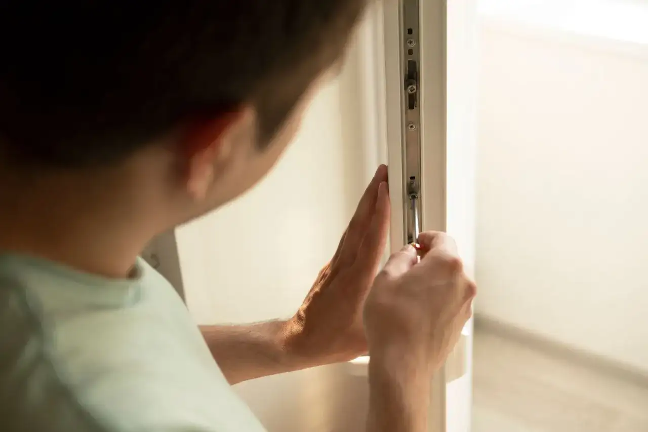 Drzwi balkonowe haczą? Podnieś je sam! Poradnik eksperta