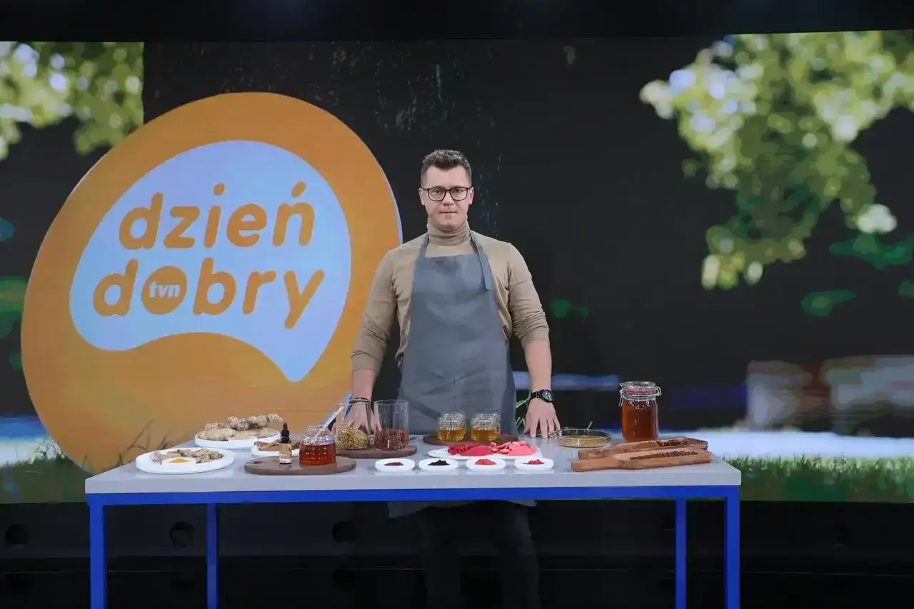 Jak zrobić miód z propolisem - prosty przepis na zdrowy eliksir