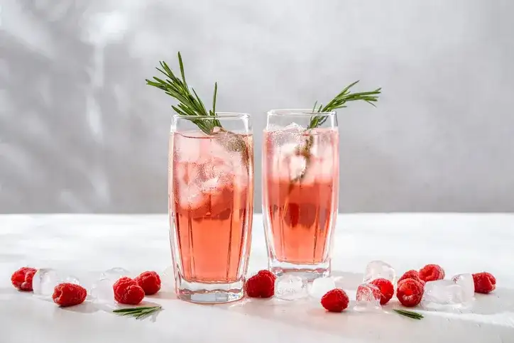 Jak zrobić ocet malinowy - prosty przepis na domowy smak i aromat