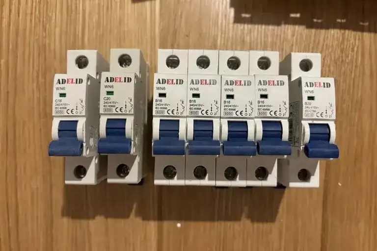 Co oznacza bezpiecznik B16? Kluczowe informacje i zastosowania