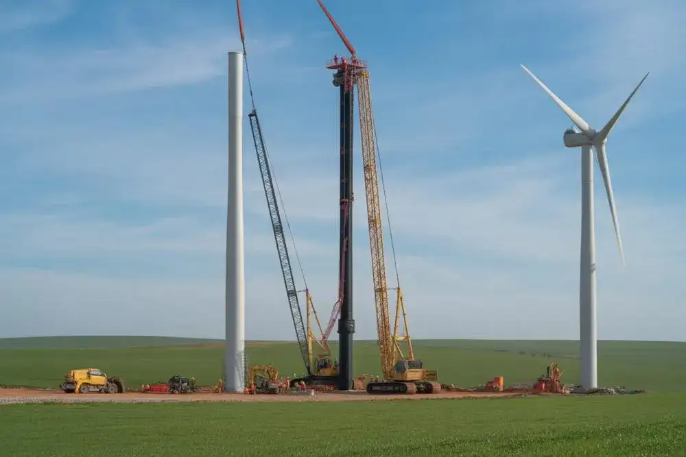 Ile kosztuje budowa wiatraka prądotwórczego? Zaskakujące koszty i czynniki wpływające.