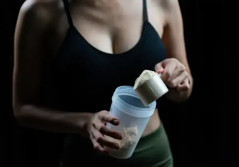 Jakie białko po treningu? Najlepsze opcje dla szybkiej regeneracji