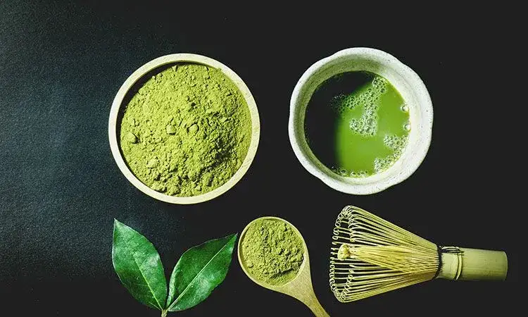 Matcha czy zielona herbata – która jest zdrowsza i lepsza dla Ciebie?