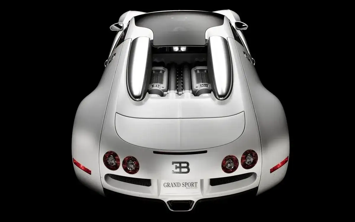 Ile kosztuje Bugatti Veyron? Ceny używanych modeli i ich stan