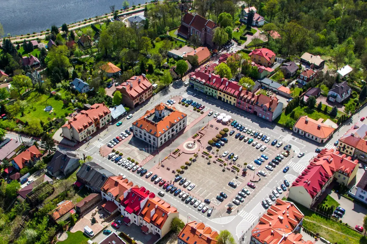 Gdzie wysiąść w Serocku? Przystanki z Warszawy i co dalej?