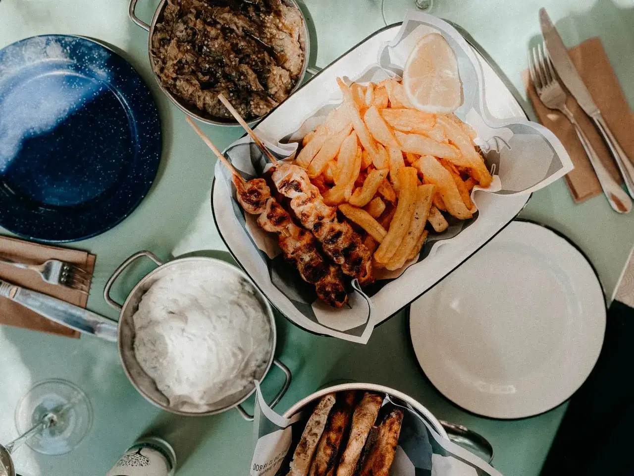 Ateny gdzie zjeść: najlepsze miejsca na tradycyjne i nowoczesne dania