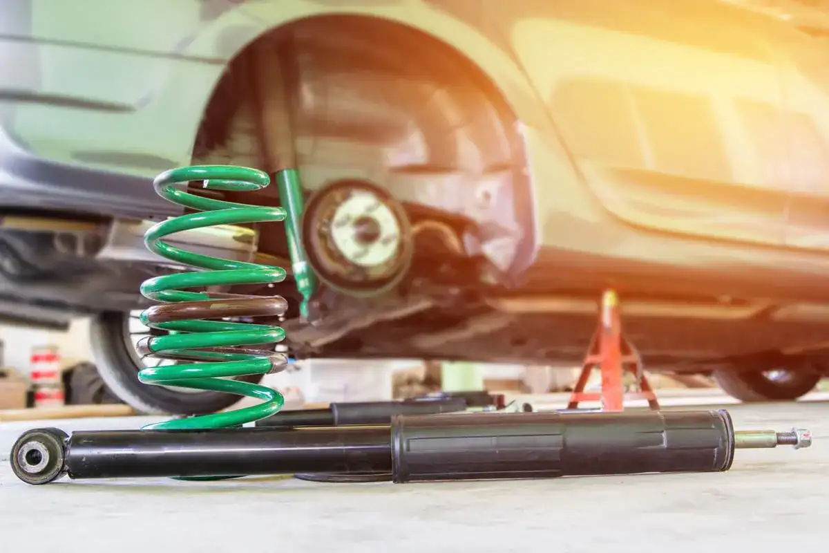 ¿Cada cuánto cambiar amortiguadores para evitar problemas en tu coche?