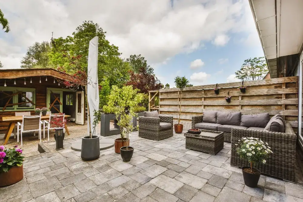 Ile kosztuje budowa altany ogrodowej? Ceny i czynniki wpływu