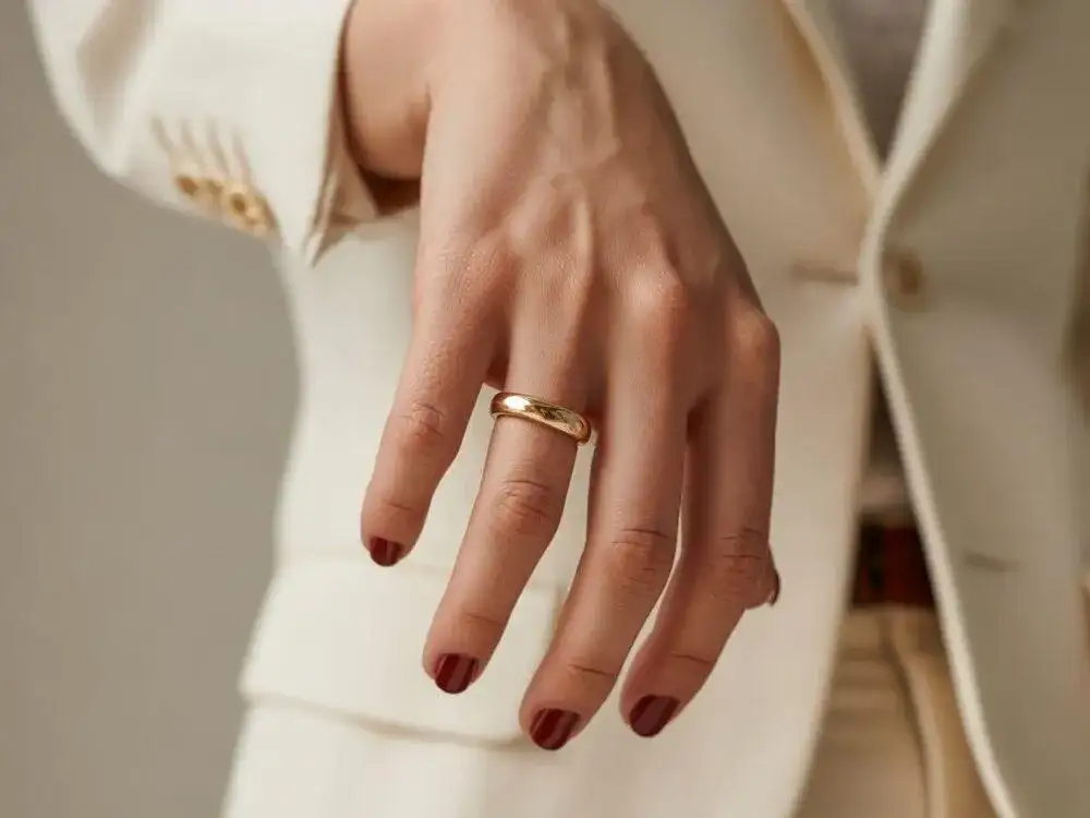 Obrączka ślubna w Polsce: Na której ręce? Historia i zasady