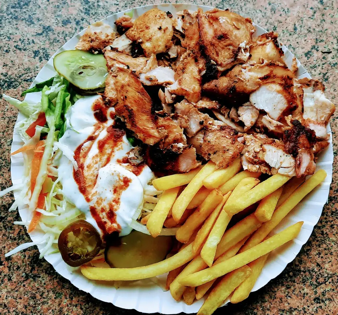 Ile kalorii ma kebab box z frytkami? Sprawdź, co naprawdę jesz