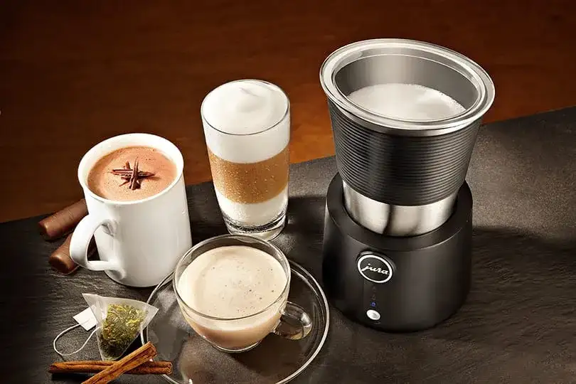 Jak wybrać spieniacz do mleka dla idealnego domowego cappuccino?