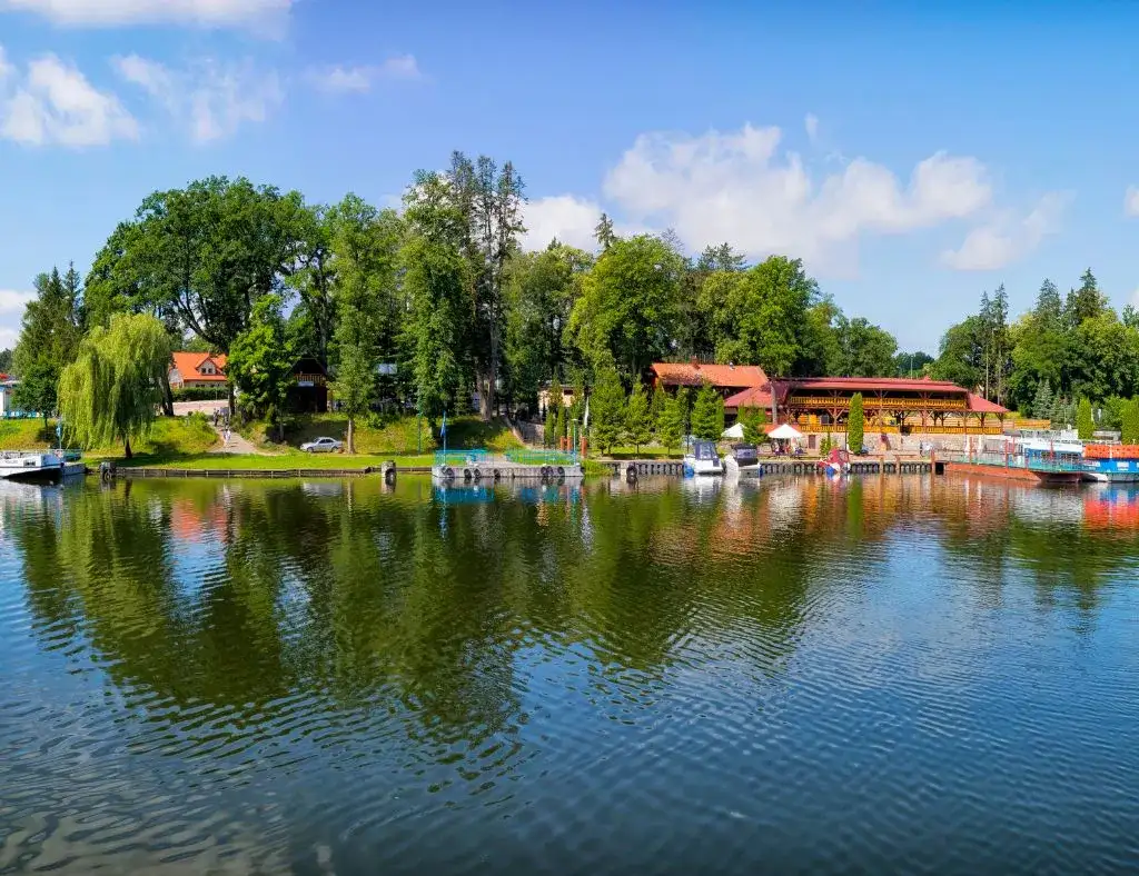 Ruciane-Nida: Przewodnik po atrakcjach Mazur. Co zobaczyć i robić?