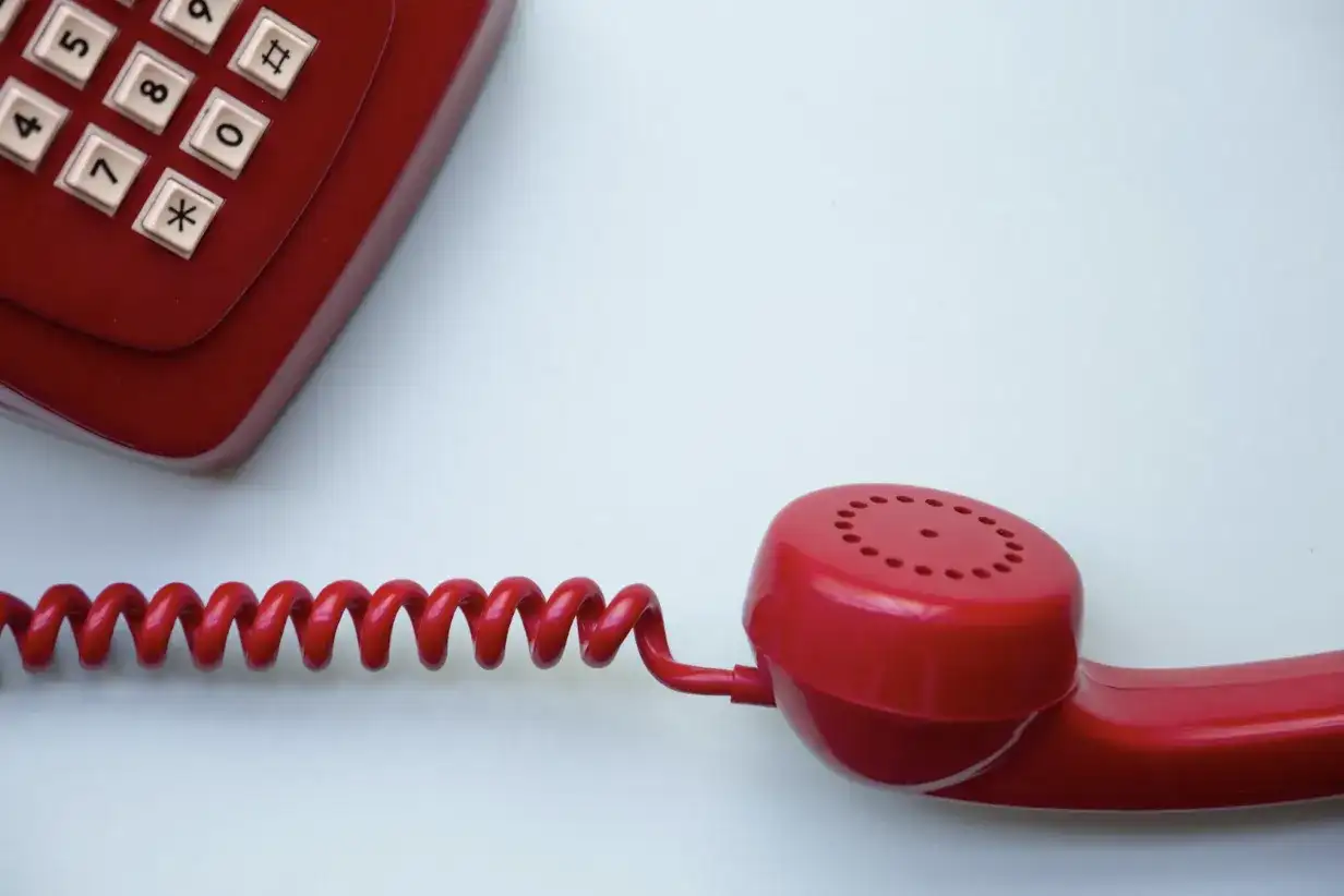 Podwójny numer w jednym telefonie: kiedy to się opłaca, a kiedy lepiej odpuścić