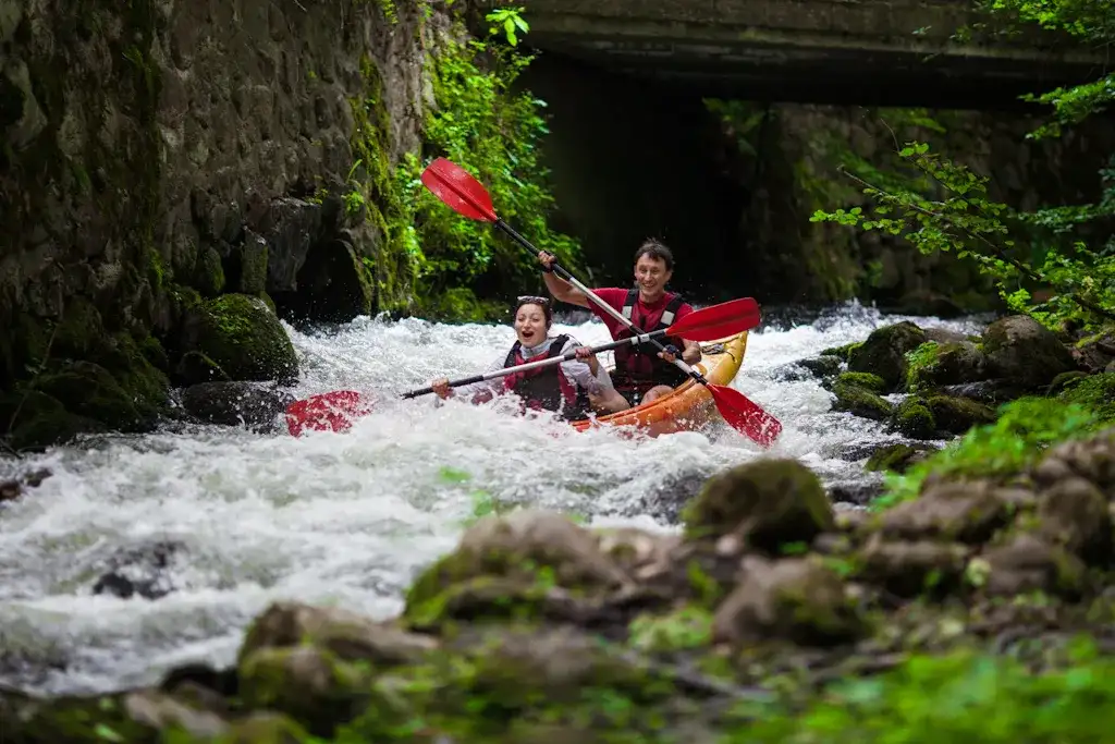 Słupia: Spływ kajakowy - Trasy, Noclegi, Koszty i Atrakcje