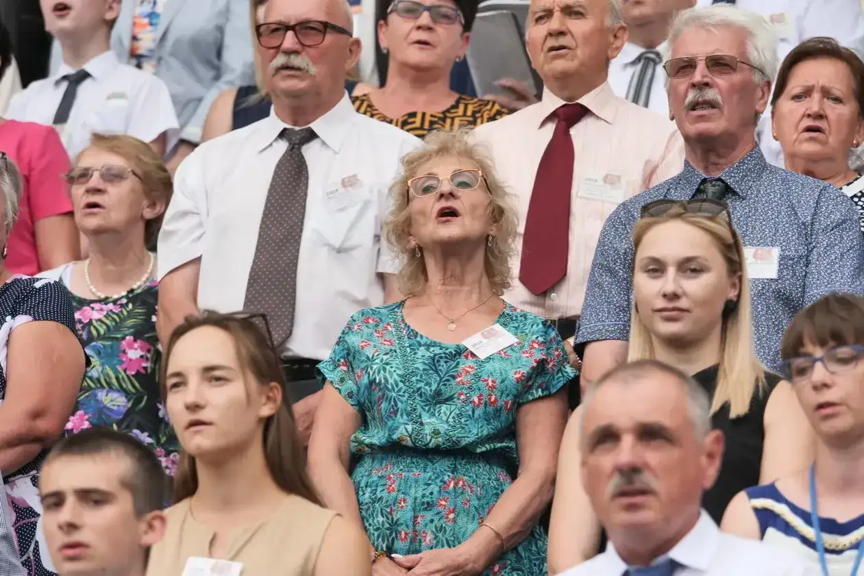 Czy świadek Jehowy może być z katolikiem? Odkryj wyzwania i możliwości