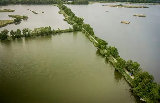 Jeziora Milickie: Odkryj ich niezwykłe piękno i bogactwo przyrody