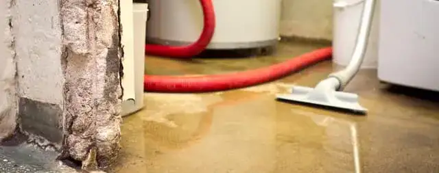 Jak osuszyć fundamenty - skuteczne metody na wilgoć w budynku