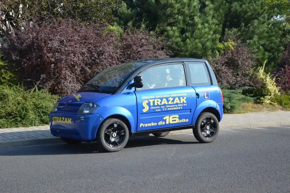 Ile trzeba mieć lat, żeby zrobić prawo jazdy kat B? Sprawdź wymagania!