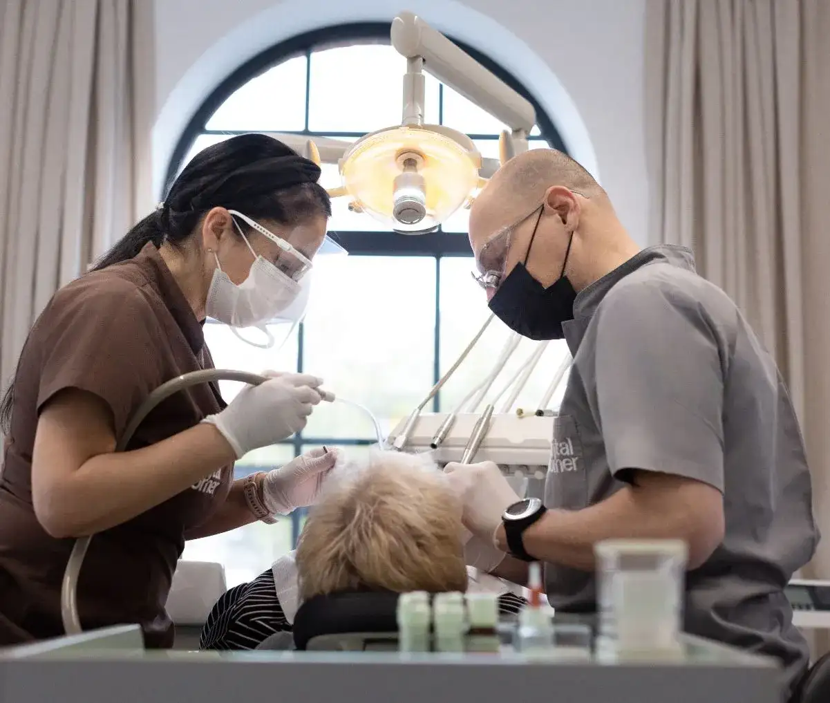 Ile trzyma znieczulenie od dentysty? Pełny przewodnik i porady eksperta