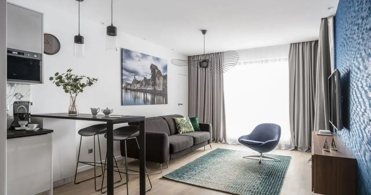 Jak ożywić szary salon: 15 pomysłów na kolorowe wnętrze