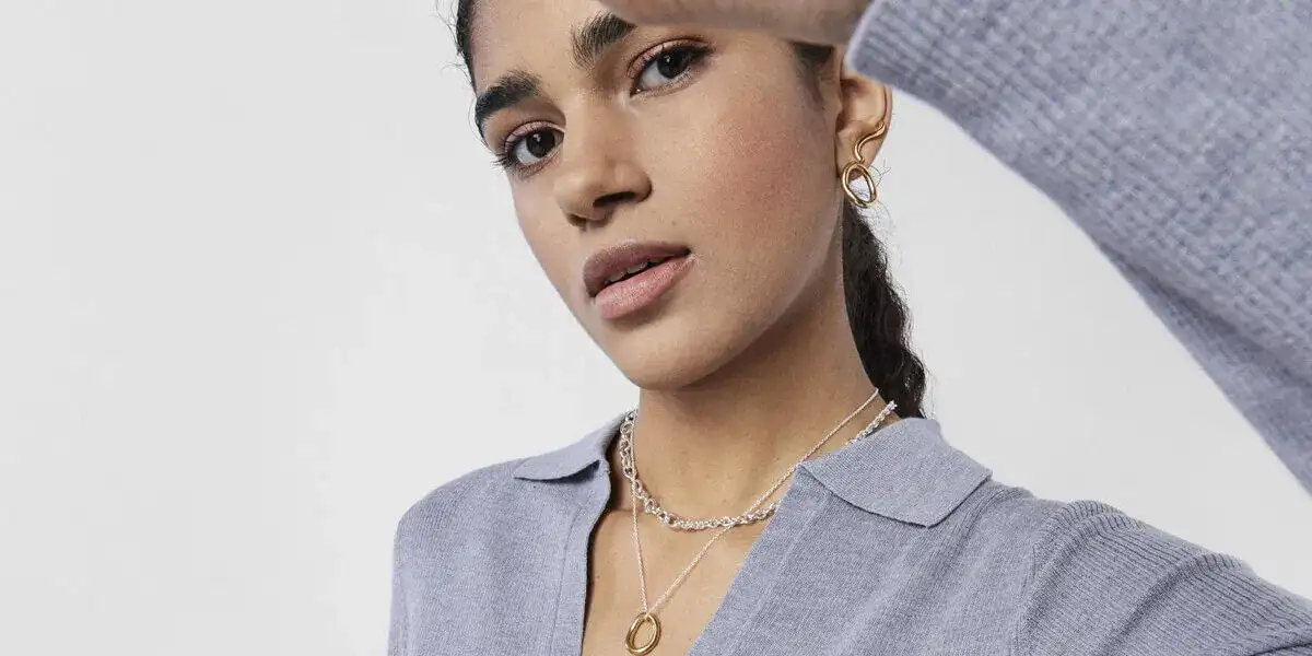 Złoto czy srebro typ urody – co wybrać dla idealnego wyglądu?