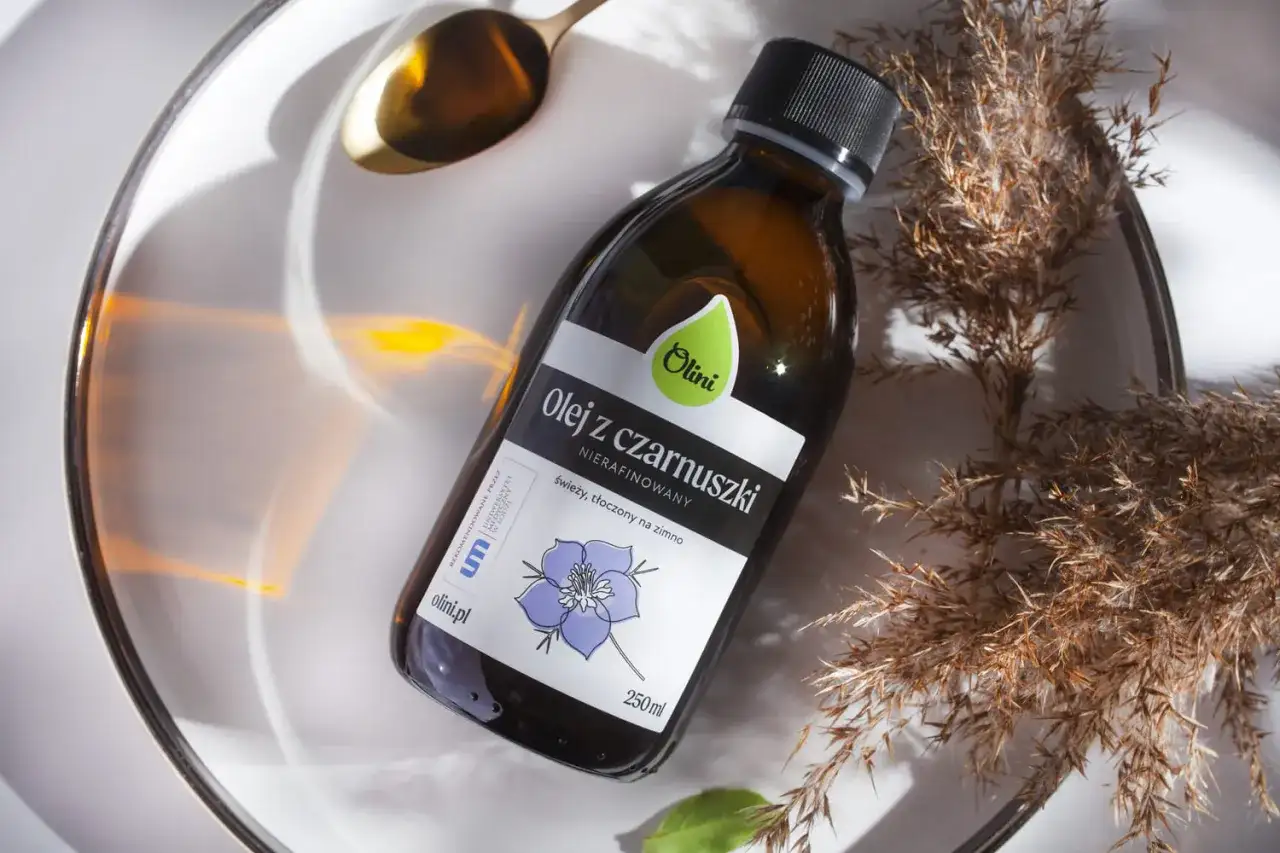 Olej z czarnuszki: Dawkowanie, wybór i błędy. Stosuj bezpiecznie!