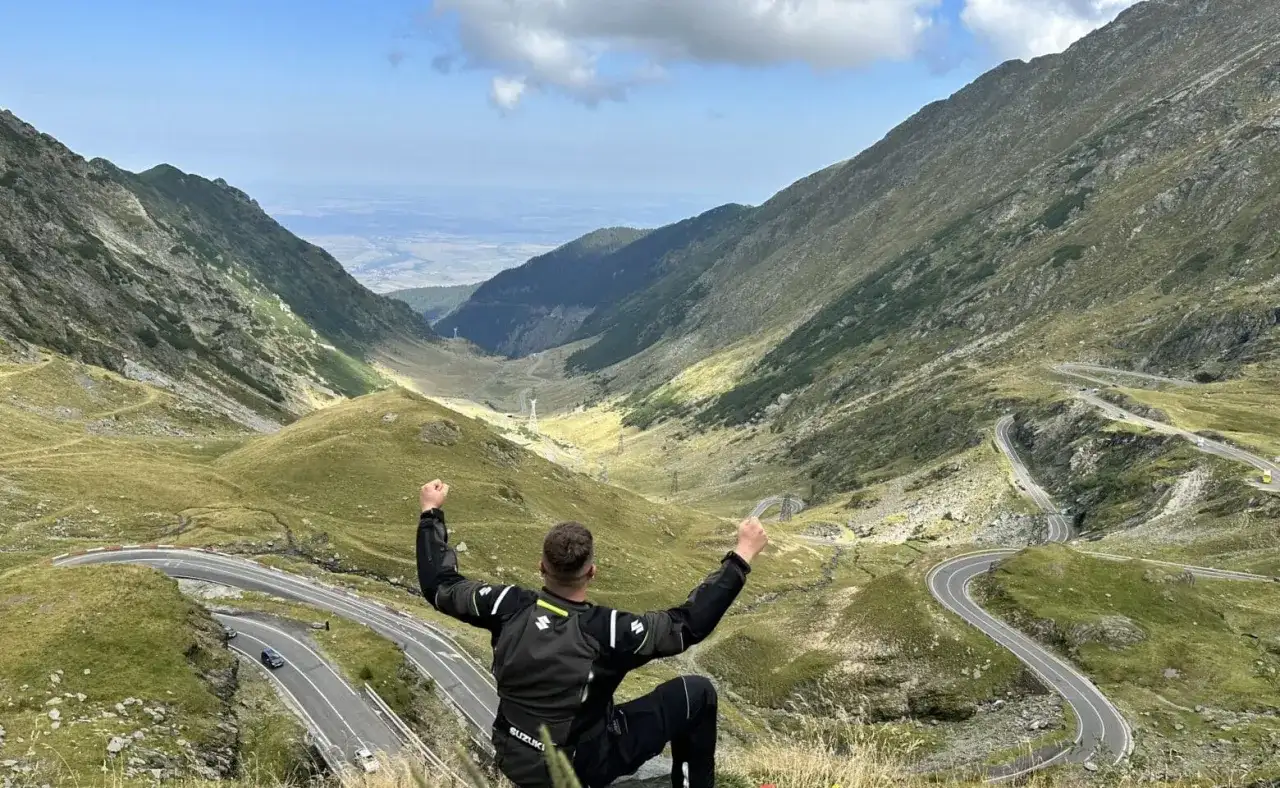 Najpiękniejsze trasy motocyklowe Rumunii: spektakularne krajobrazy