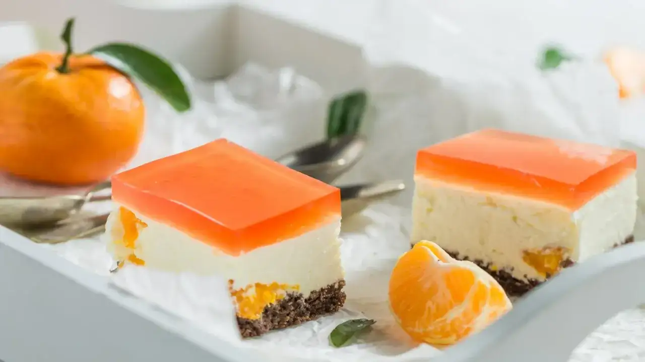 Dlaczego ciasto z mandarynkami i galaretką jest tak wyjątkowo pyszne?