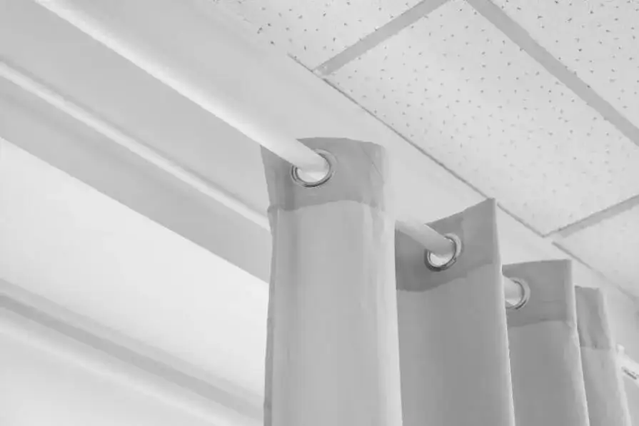 Gdzie wyrzucić firanki? 5 sposobów na ekologiczną utylizację