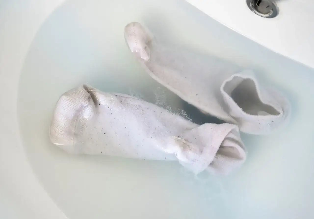 Jak wygotować skarpetki w garnku – humorystyczne podejście do mody