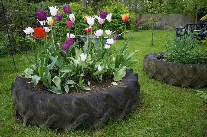 Jak zrobić skalniak z opon - proste kroki na piękny ogród