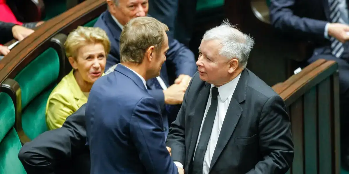 PiS czy PO lepsze? Porównanie stylów rządzenia i efektywności