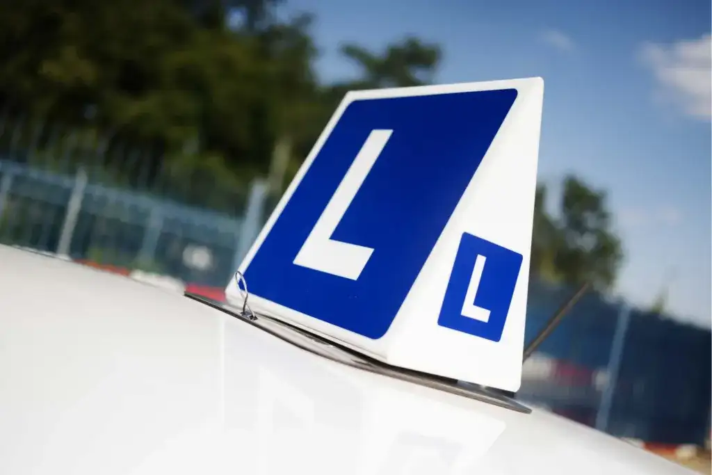 Czy przerwany kurs prawa jazdy przepada? Sprawdź, co tracisz i jak to naprawić