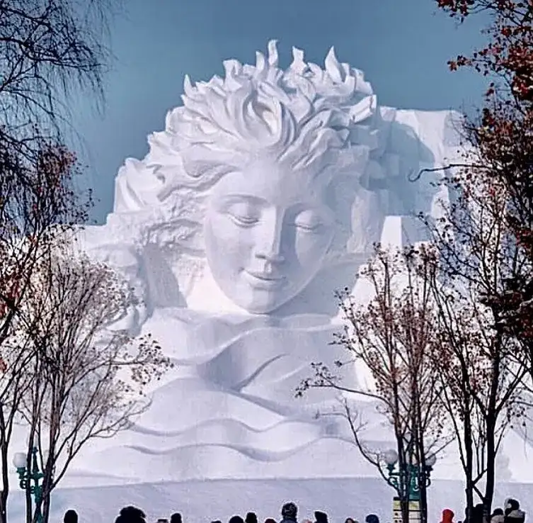 Rzeźby lodowe: jak powstają, gdzie je zobaczyć i najciekawsze festiwale