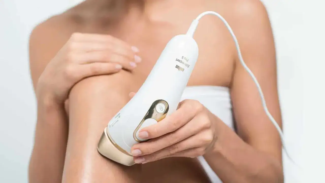Depilator laserowy w domu: Jak używać IPL i mieć gładką skórę?