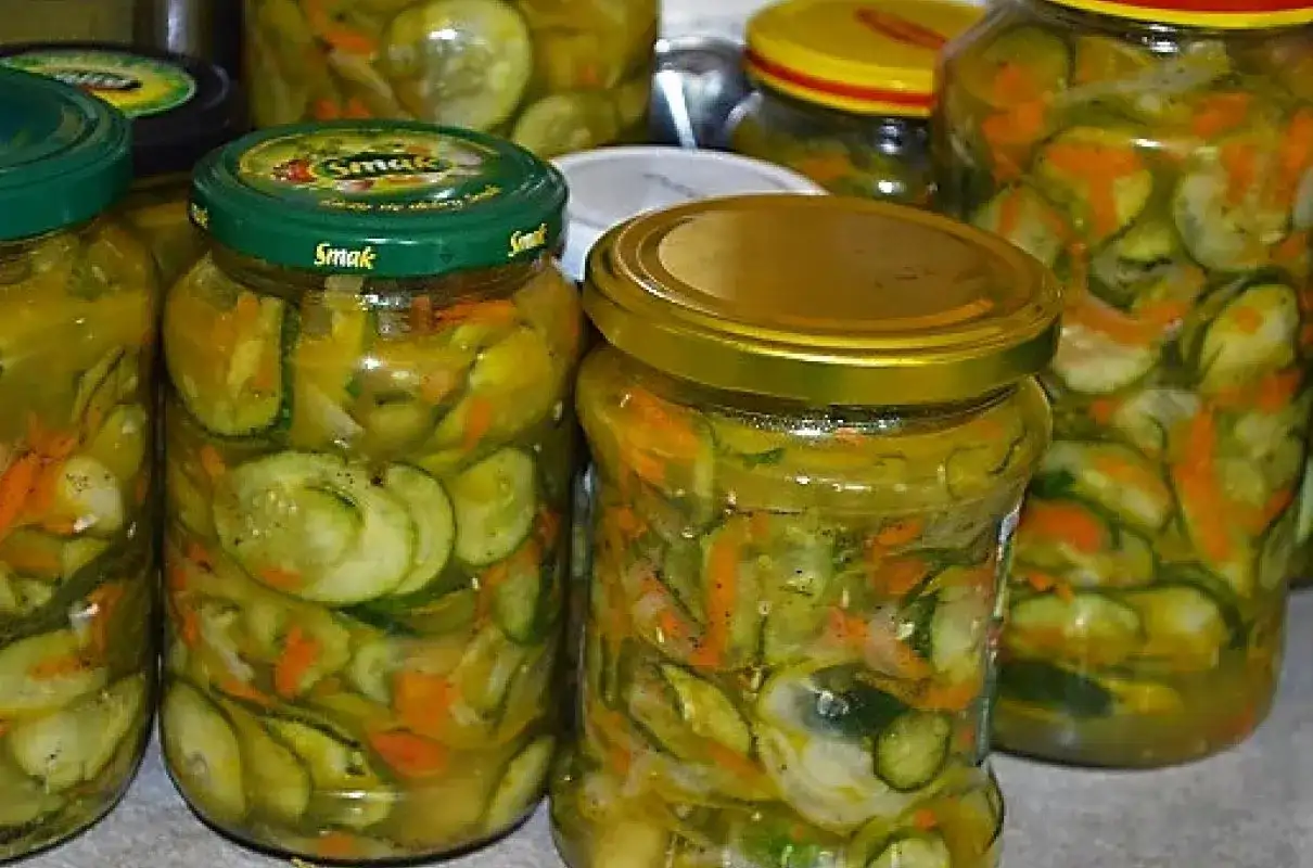 Jak się robi sałatkę szwedzką – prosty przepis na wyjątkowy smak