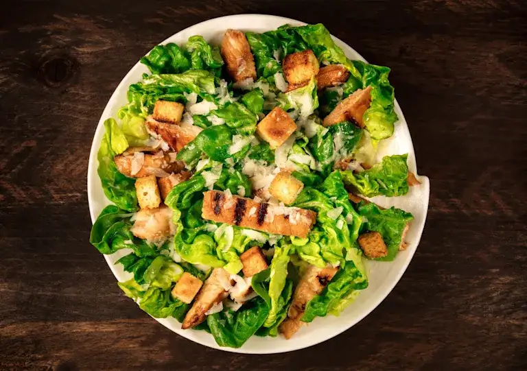 Ingrédients de la salade César : ce que vous devez savoir pour réussir