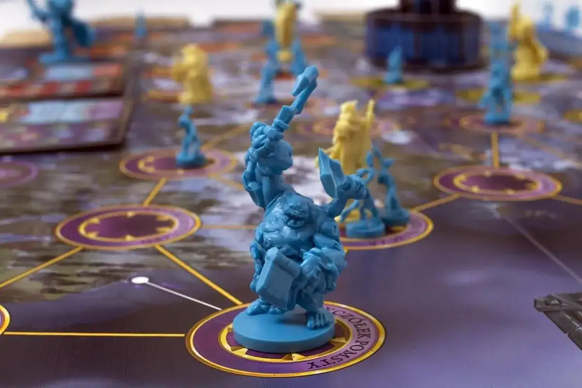 War of Warcraft gra planszowa - porównanie mechanik i doświadczeń graczy