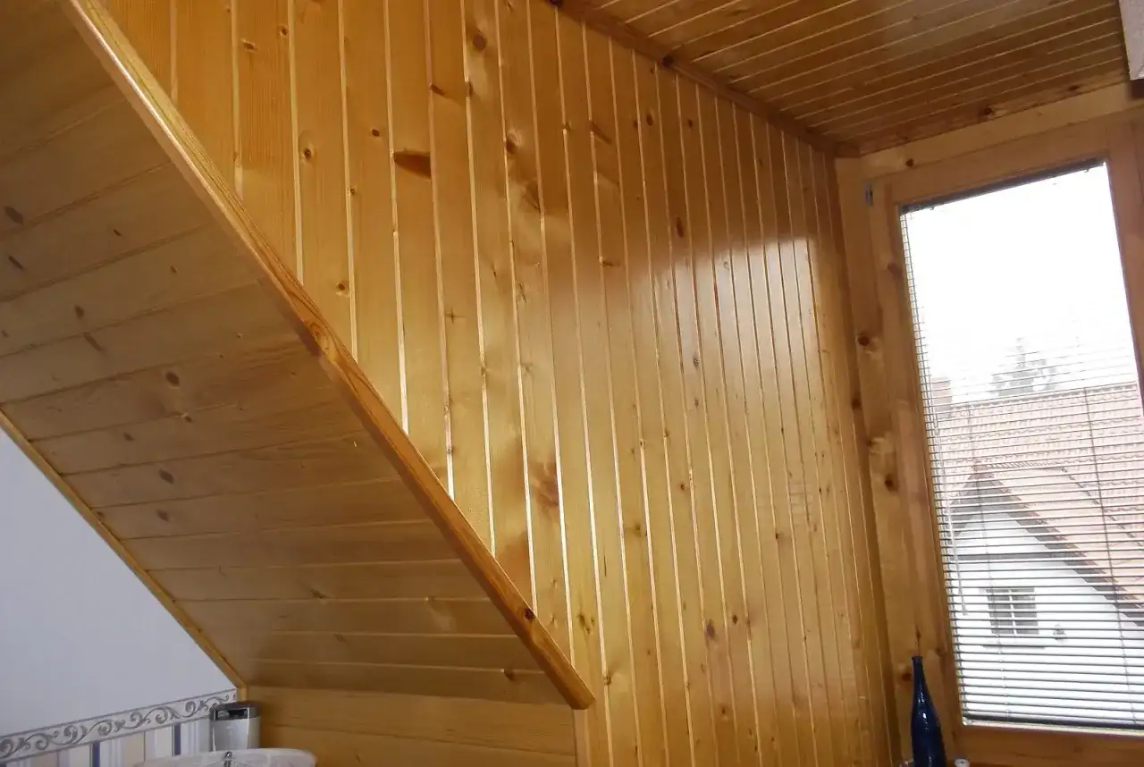 Biała boazeria bez szlifowania? Odkryj sekrety trwałej metamorfozy