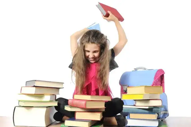 Fobia szkolna: jak pomóc dziecku? Praktyczny poradnik dla rodziców