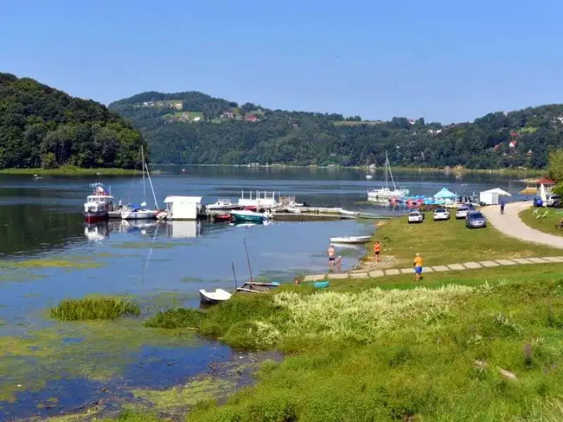 Jezioro Rosnowskie – odkryj tajemnice, atrakcje i wspaniałe ryby