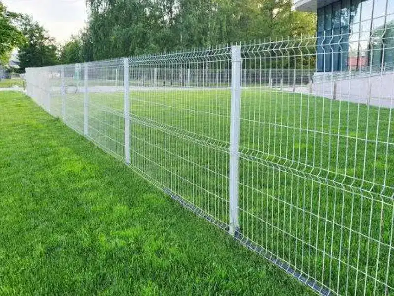 Jaka grubość słupka do ogrodzenia panelowego, aby uniknąć problemów?