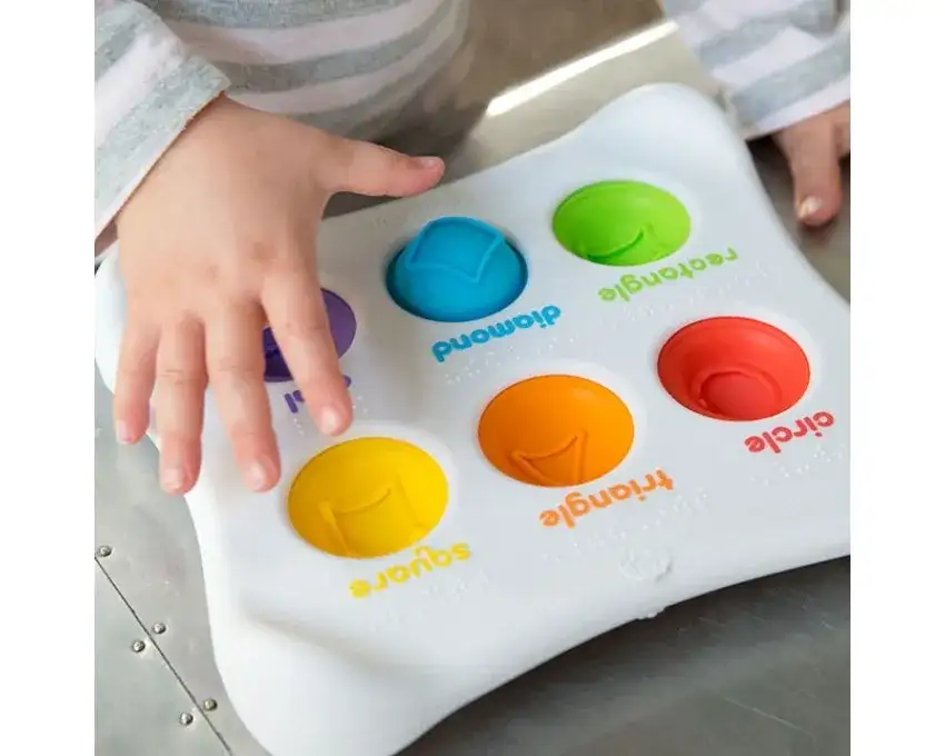 Zabawki sensoryczne dla niemowląt: wybierz mądrze! (0-12m)